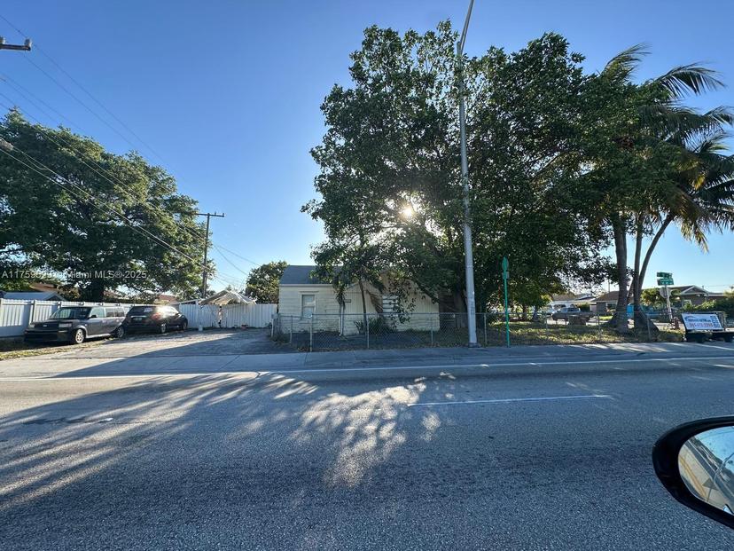 Picture of 141 SE 8Th Ave, Hialeah FL 33010