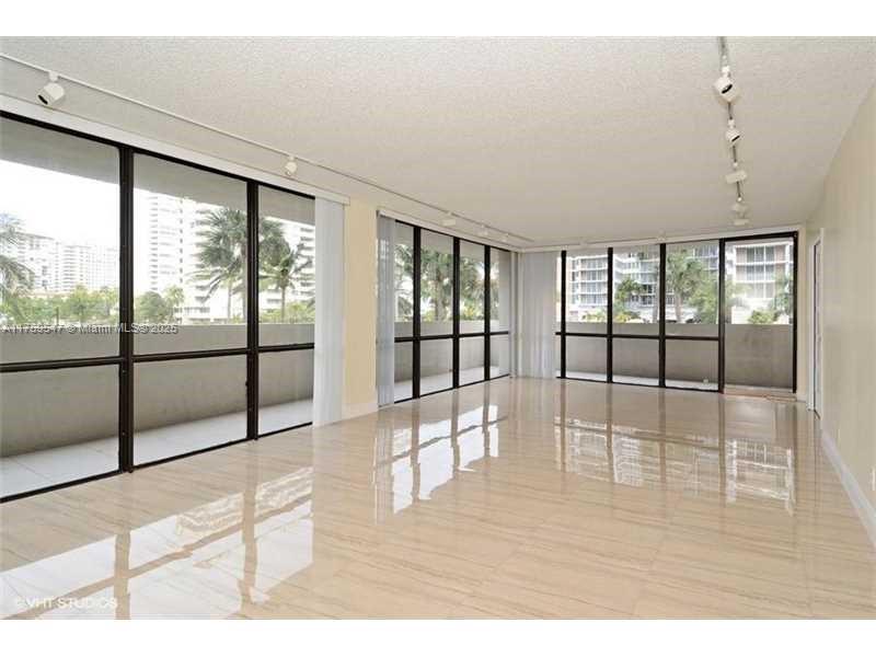 Picture of 2049 S Ocean Dr # 210, Hallandale Beach, FL 33009