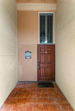 Picture of 14311 Kendale Lakes Cir # 14311, Miami, FL 33183