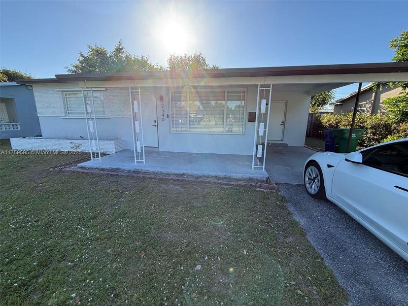 Picture of 2340 Jamaica Dr, Miramar FL 33023