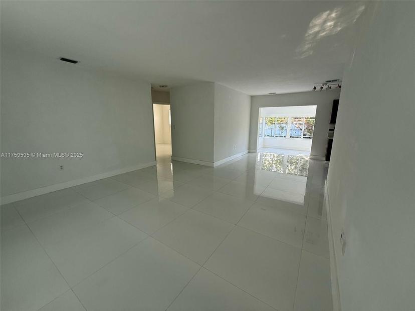 Picture of 2340 Jamaica Dr, Miramar FL 33023