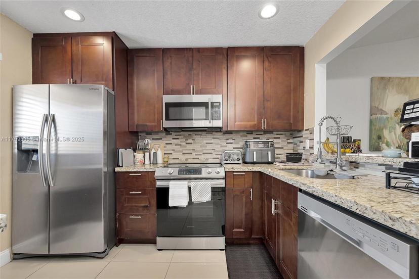 Picture of 9539 Boca Cove Cir # 111, Boca Raton FL 33428