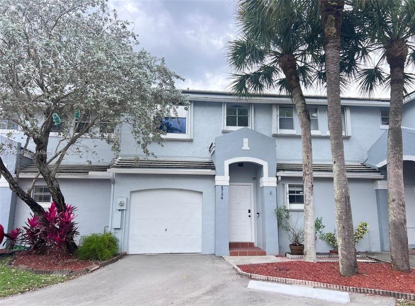 Picture of 4734 Grapevine Way # 4734, Davie FL 33331