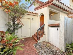 Picture of 347 Ives Dairy Rd # 3, Miami, FL 33179
