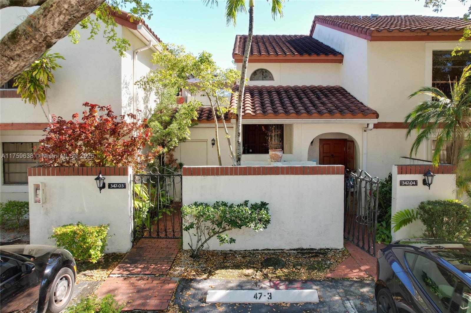 Picture of 347 Ives Dairy Rd # 3, Miami, FL 33179