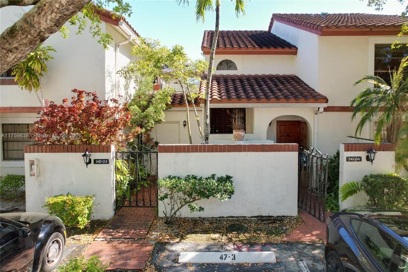Picture of 347 Ives Dairy Rd # 3, Miami FL 33179