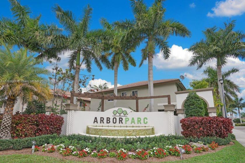 Picture of 6001 Woods Edge Cir, Riviera Beach, FL 33410