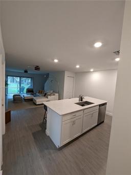 Picture of 6001 Woods Edge Cir, Riviera Beach, FL 33410