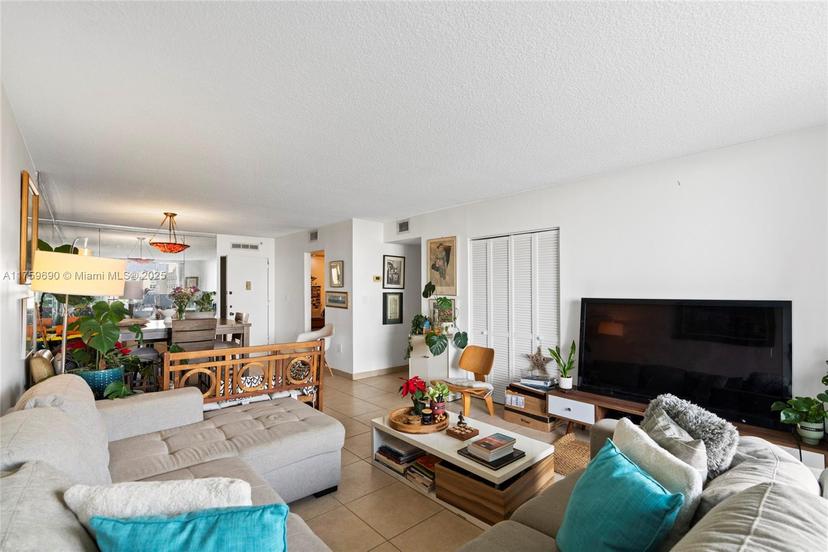 Picture of 2780 NE 183Rd St # 807, Aventura FL 33160