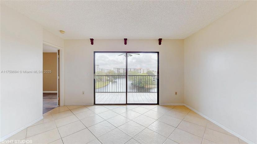 Picture of 2334 S Cypress Bend Dr # 504, Pompano Beach FL 33069