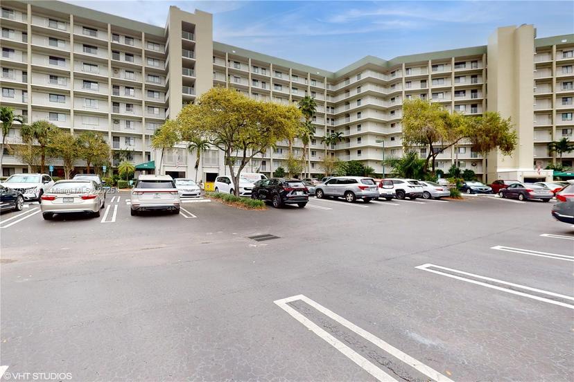 Picture of 2334 S Cypress Bend Dr # 504, Pompano Beach FL 33069
