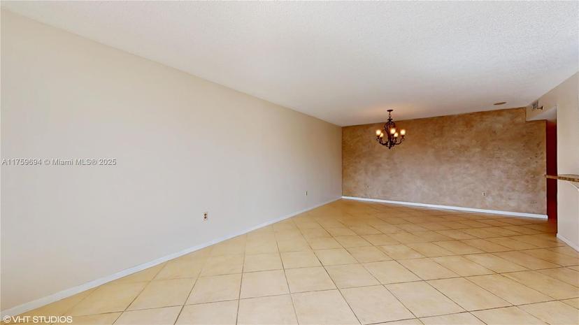 Picture of 2334 S Cypress Bend Dr # 504, Pompano Beach FL 33069
