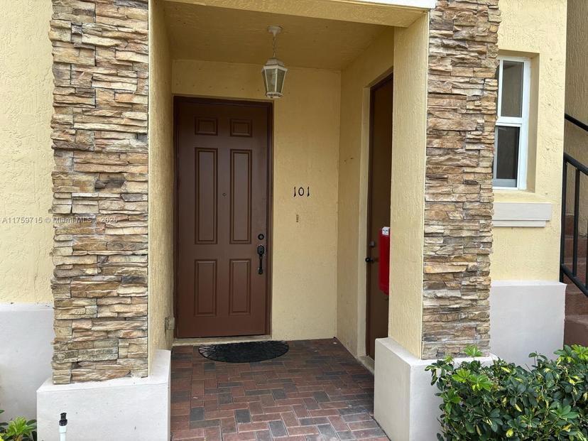 Picture of 3350 NE 13Th Cir Dr # 21, Homestead FL 33033