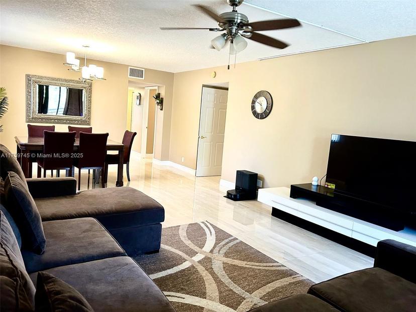 Picture of 7735 NW 79Th Ave # 315, Tamarac FL 33321