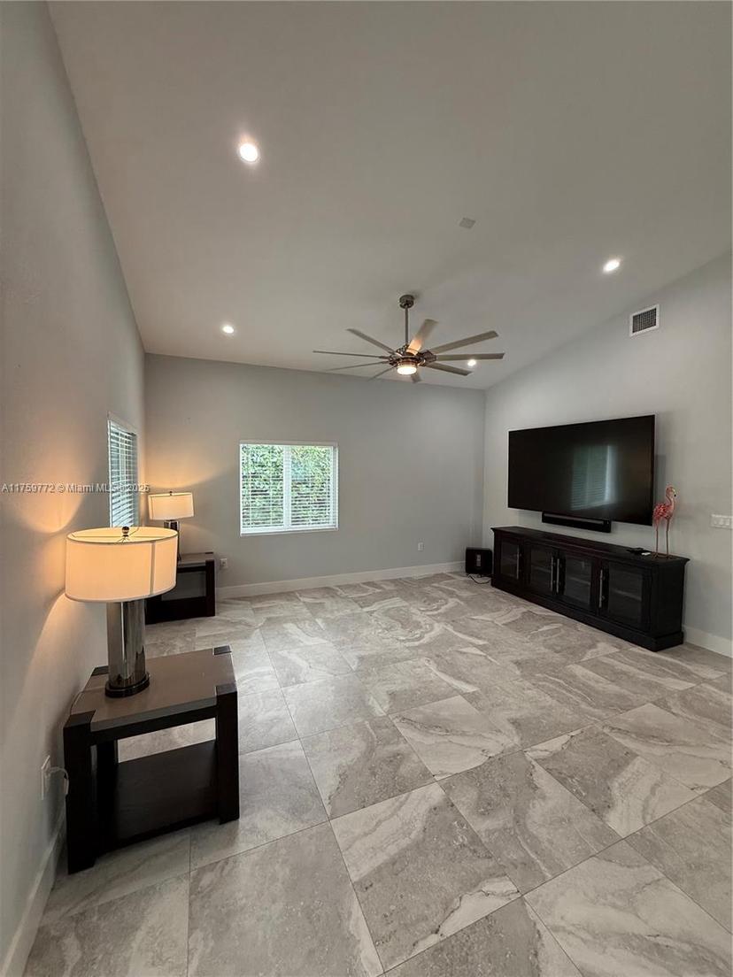 Picture of 811 La Paloma Rd, Key Largo FL 33037