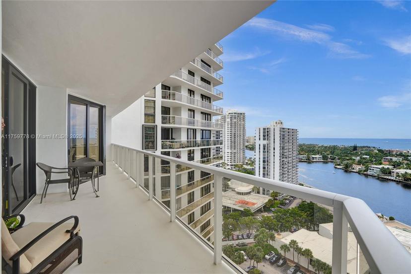 Picture of 20281 E Country Club Dr. # 1712, Aventura FL 33180