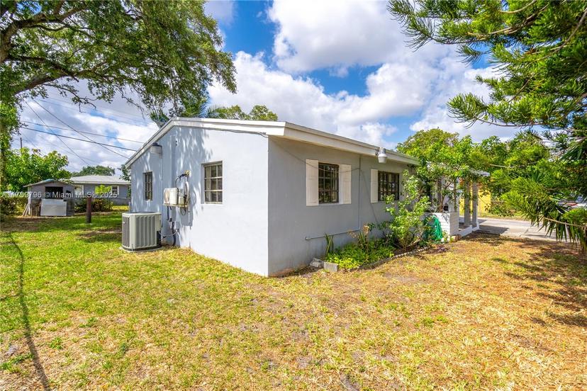 Picture of 2810 NW 171St Ter, Miami Gardens FL 33056
