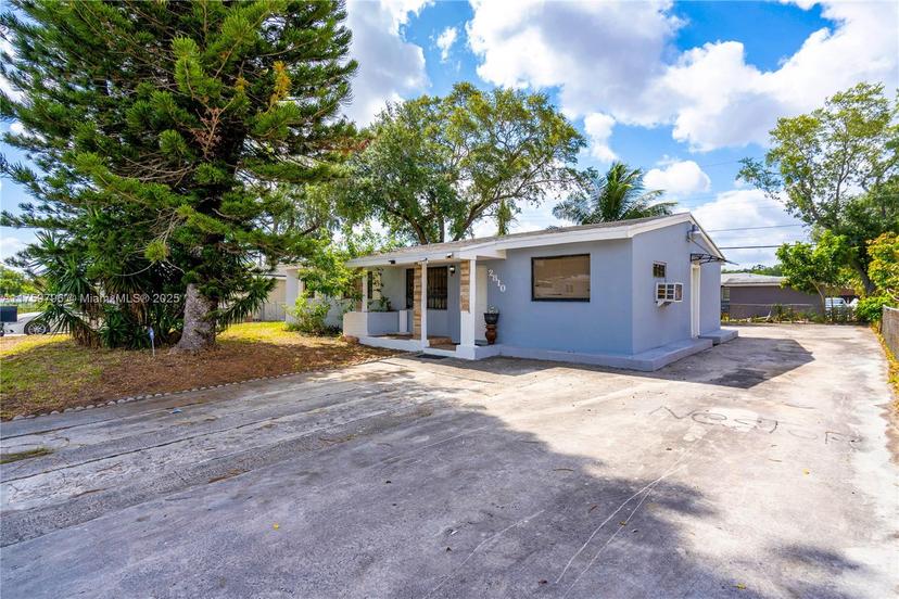 Picture of 2810 NW 171St Ter, Miami Gardens FL 33056
