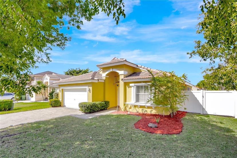 Picture of 1512 SW 193Rd Ave, Pembroke Pines FL 33029