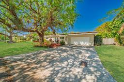 Picture of 13700 SW 74Th Ct, Palmetto Bay, FL 33158