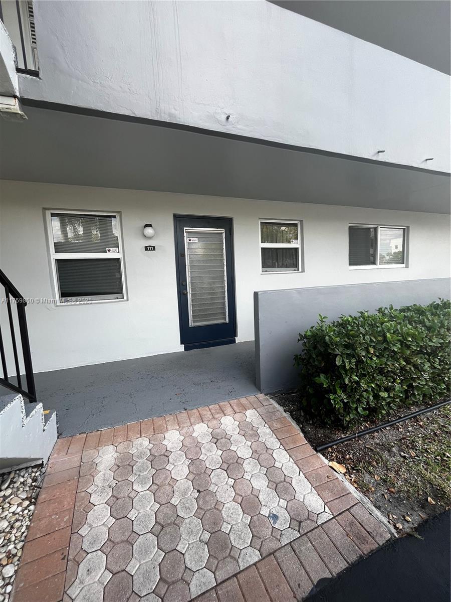 Picture of 7817 Golf Circle Dr # 111, Margate, FL 33063