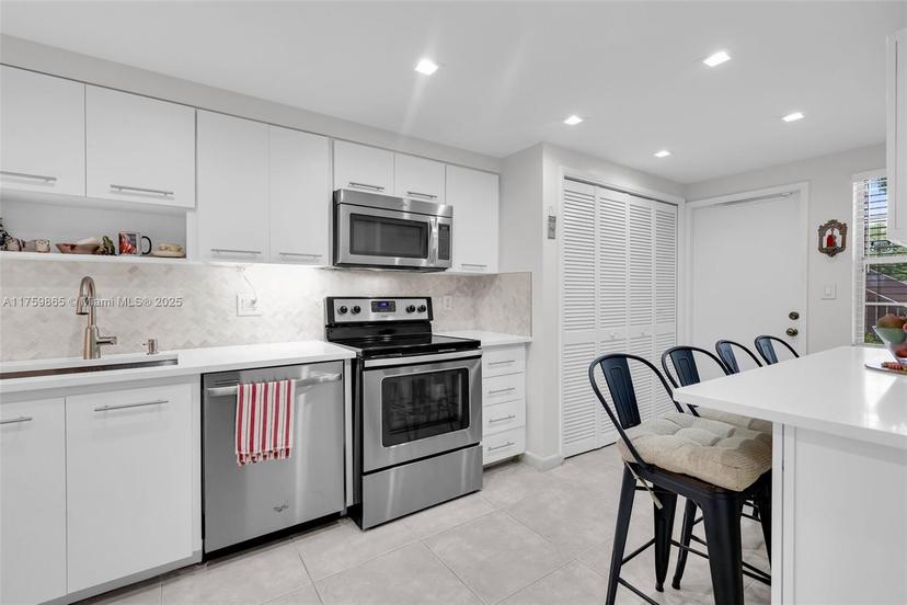 Picture of 3301 S Palm Aire Dr # 106, Pompano Beach FL 33069