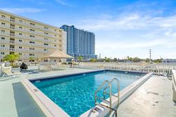 Picture of 301 Lake Shore Dr # 106, Lake Park, FL 33403