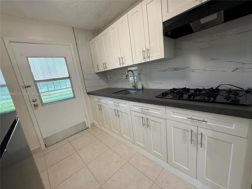 Picture of 70 NE 202Nd Ter # T7, Miami Gardens FL 33179