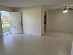 Picture of 70 NE 202Nd Ter # T7, Miami Gardens, FL 33179