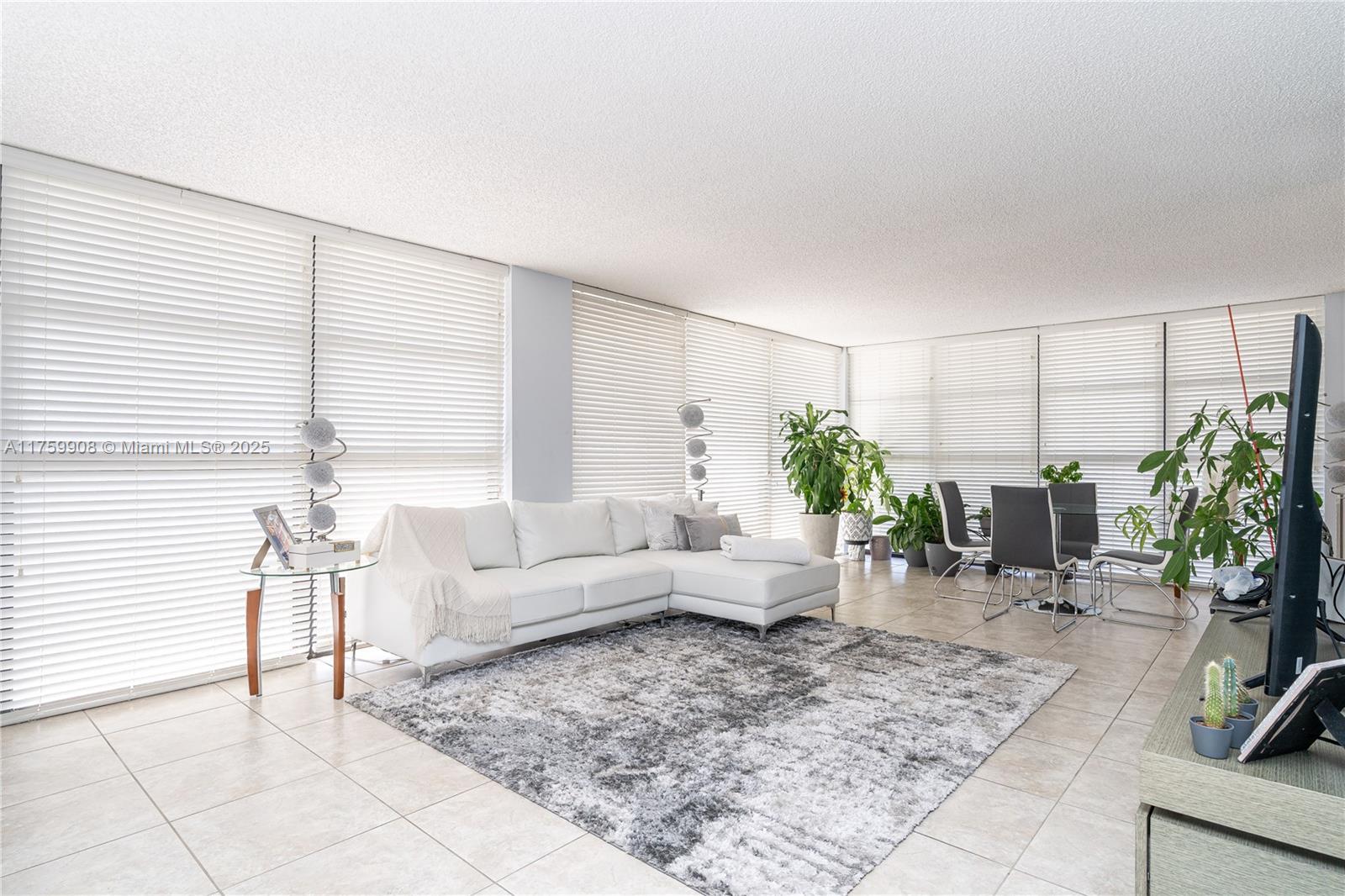 Picture of 200 Leslie Dr # 430, Hallandale Beach, FL 33009