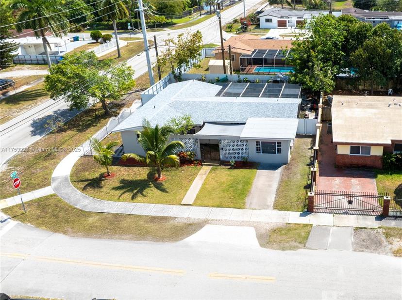 Picture of 1700 NW 171St Ter, Miami Gardens FL 33056