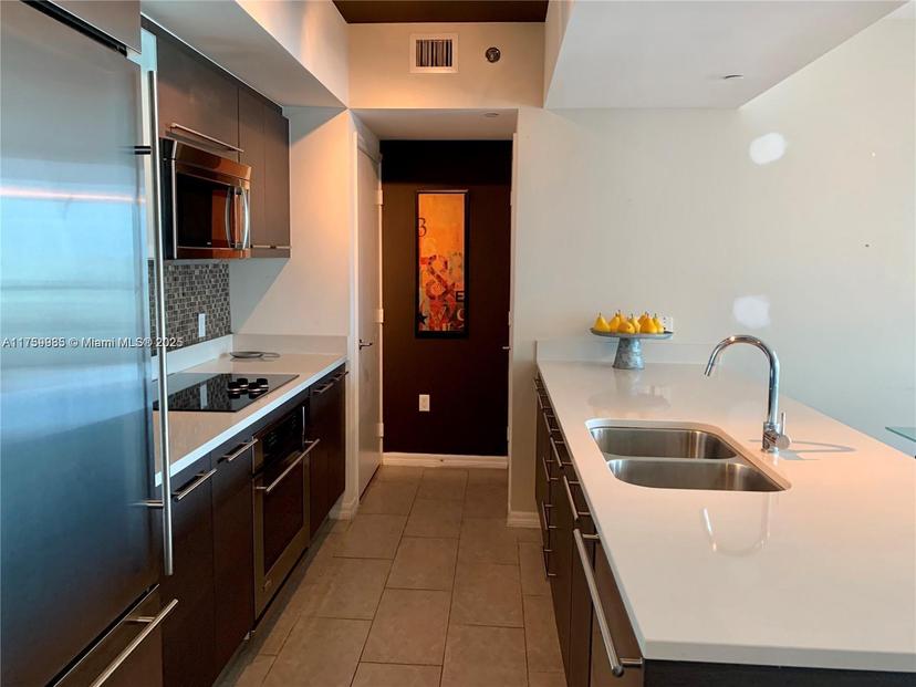 Picture of 55 SE 6Th St # 3305, Miami FL 33131
