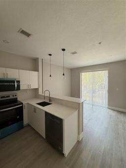 Picture of 17800 NW 73Rd Ave # 21, Hialeah, FL 33015