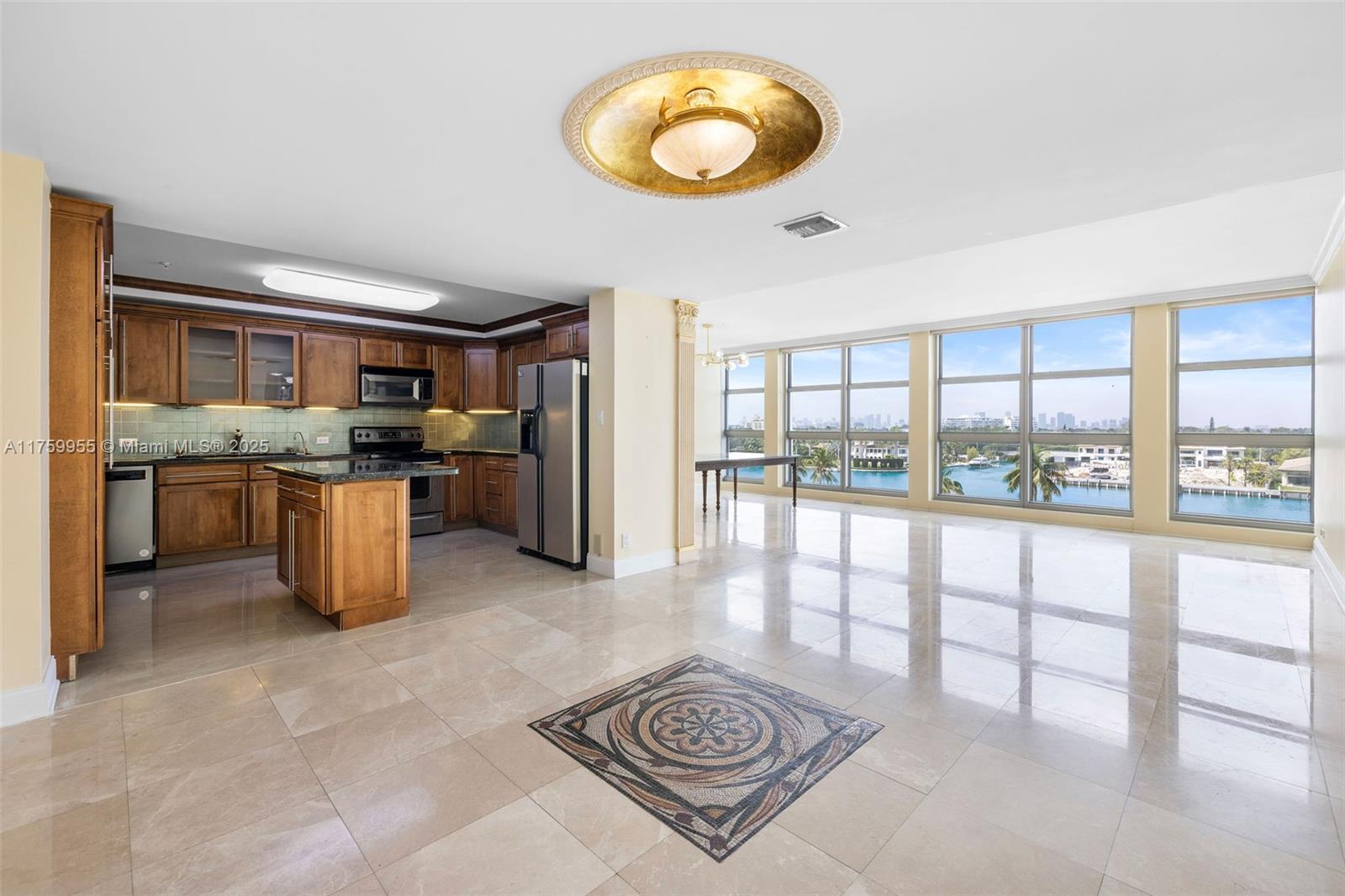 Picture of 5055 Collins Ave # 6M, Miami Beach, FL 33140