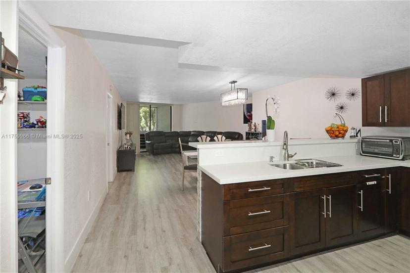 Picture of 10852 N Kendall Dr # 317, Miami FL 33176