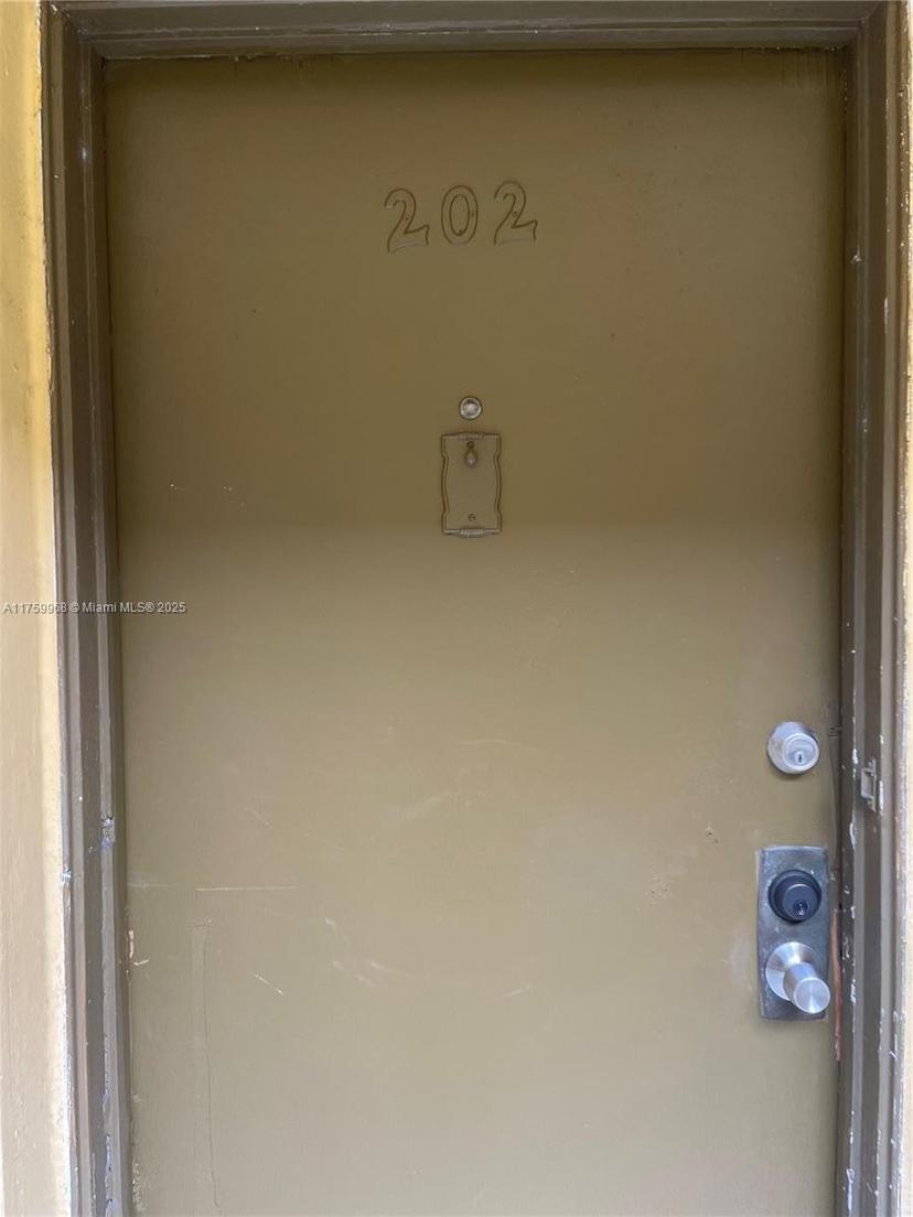 Picture of 300 NE 125Th St # 202, North Miami FL 33161