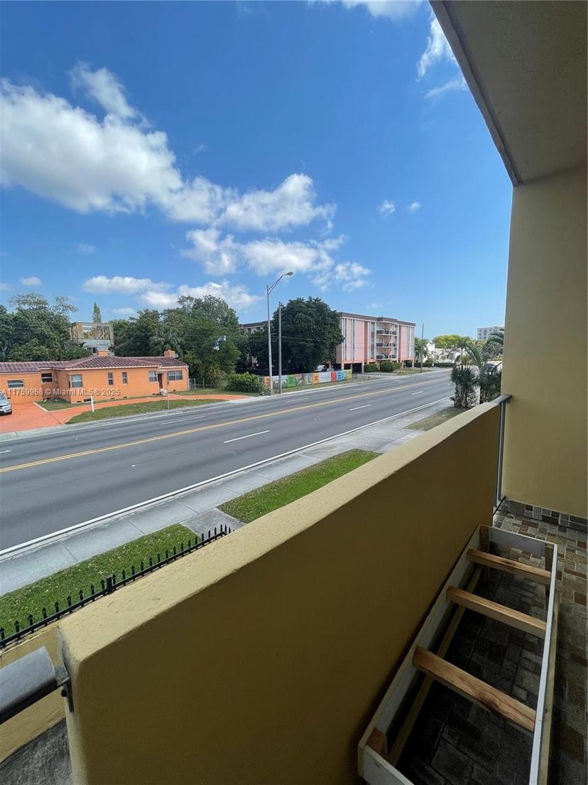 Picture of 300 NE 125Th St # 202, North Miami FL 33161