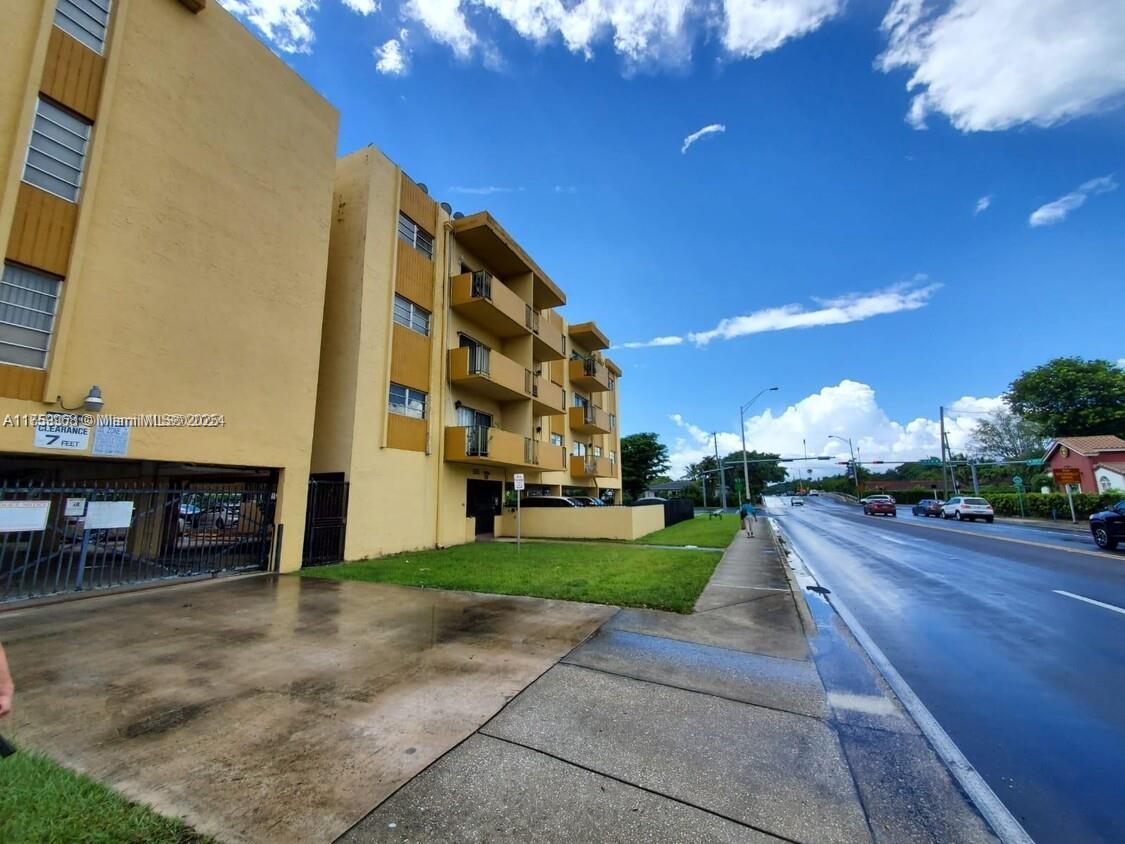 Picture of 300 NE 125Th St # 202, North Miami, FL 33161