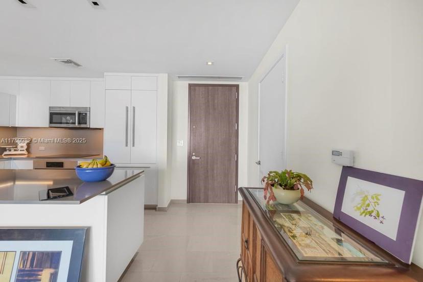 Picture of 68 SE 6Th St # 1710, Miami FL 33131
