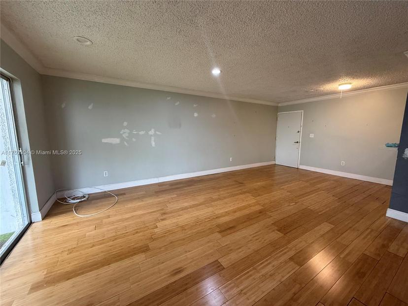 Picture of 10389 N Kendall Dr # S3, Miami FL 33176