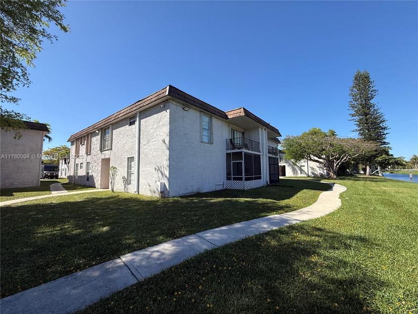 Picture of 10389 N Kendall Dr # S3, Miami FL 33176