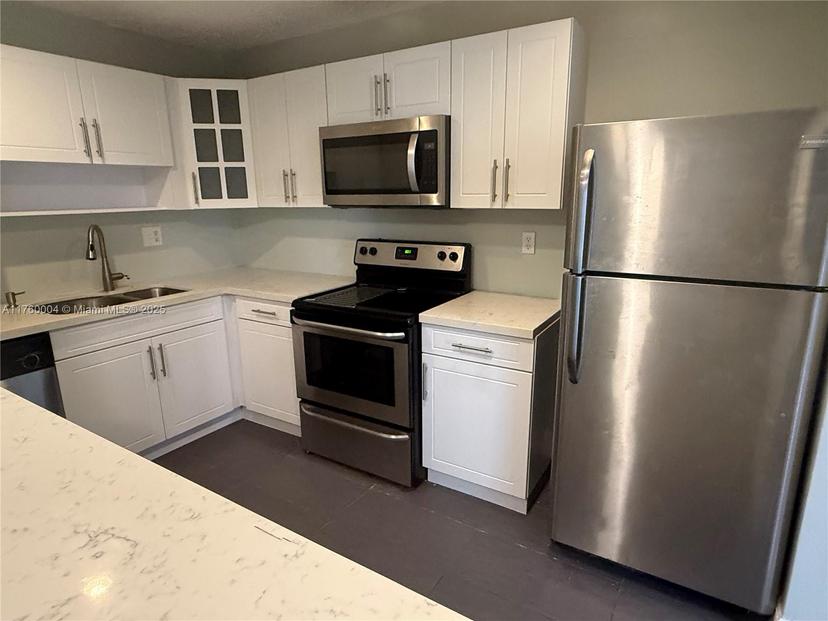 Picture of 10389 N Kendall Dr # S3, Miami FL 33176
