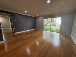 Picture of 10389 N Kendall Dr # S3, Miami, FL 33176