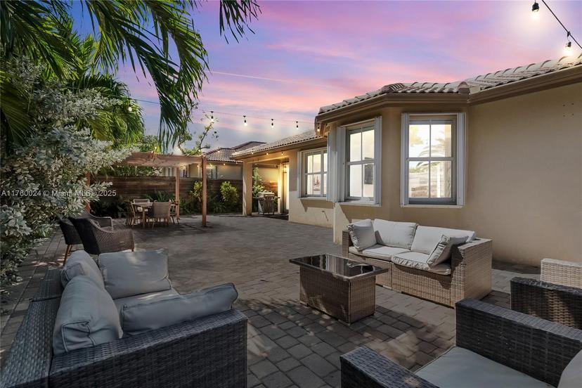 Picture of 8527 NW 111Th Ct, Doral FL 33178