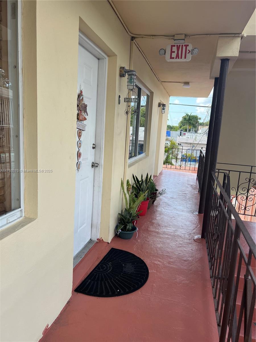Picture of 1020 SW 7Th St # 9, Miami, FL 33130