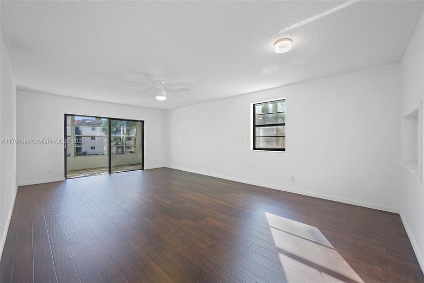 Picture of 4965 E Sabal Palm Blvd # 212, Tamarac FL 33319