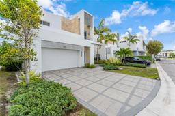 Picture of 6821 NW 103Rd Ave, Doral, FL 33178