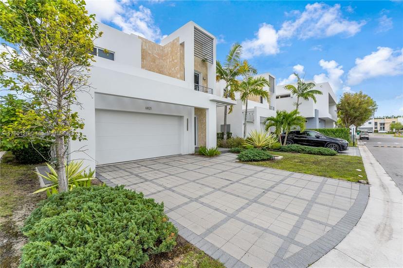 Picture of 6821 NW 103Rd Ave, Doral FL 33178