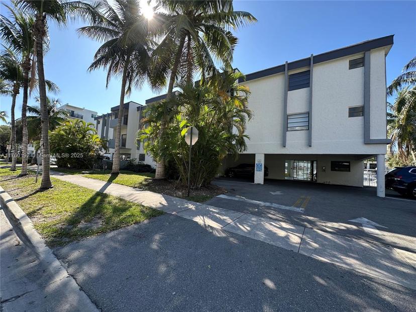 Picture of 3582 NE 171St Street # 301, North Miami Beach FL 33160