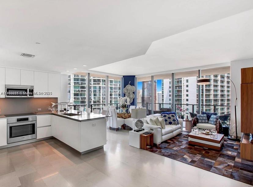 Picture of 68 SE 6Th St # 3111, Miami FL 33131